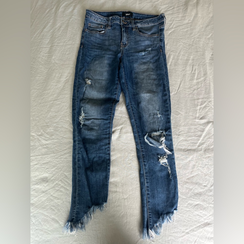 Vervet distressed jeans.